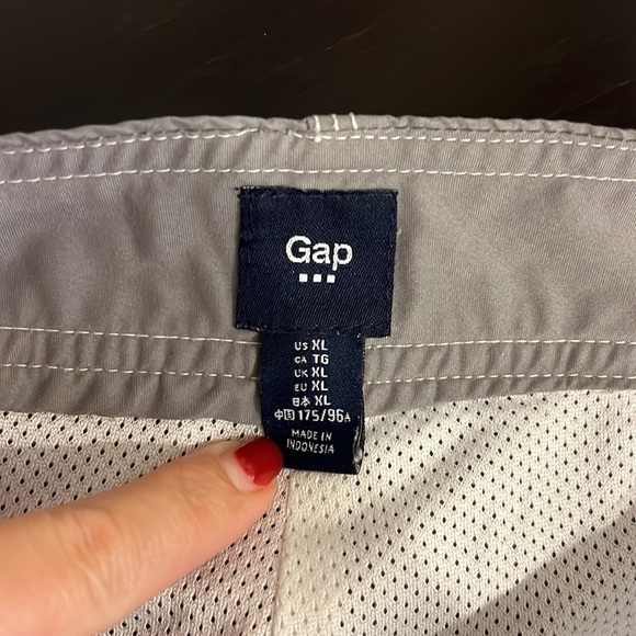 Gap men’s colorblock swim trunks, pockets, mesh lining, grey/orange, sz XL - Picture 3 of 14